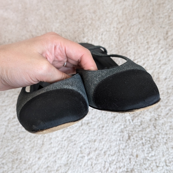 Chanel Interlocking CC Logo Nubuck Grey/Black Slingback Pumps, Size 39 - Picture 5 of 10